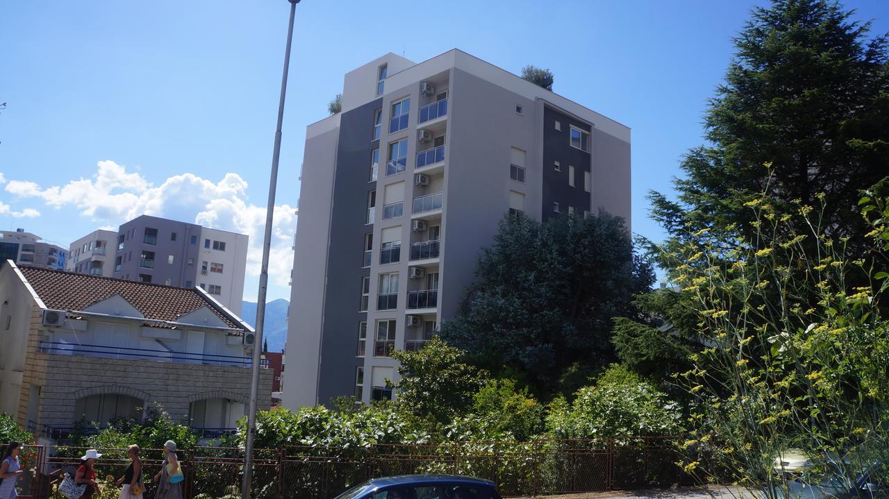 Apartments Lora Bokeljske Brigade Budva Exterior photo